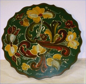 Black Green Scoop Plate